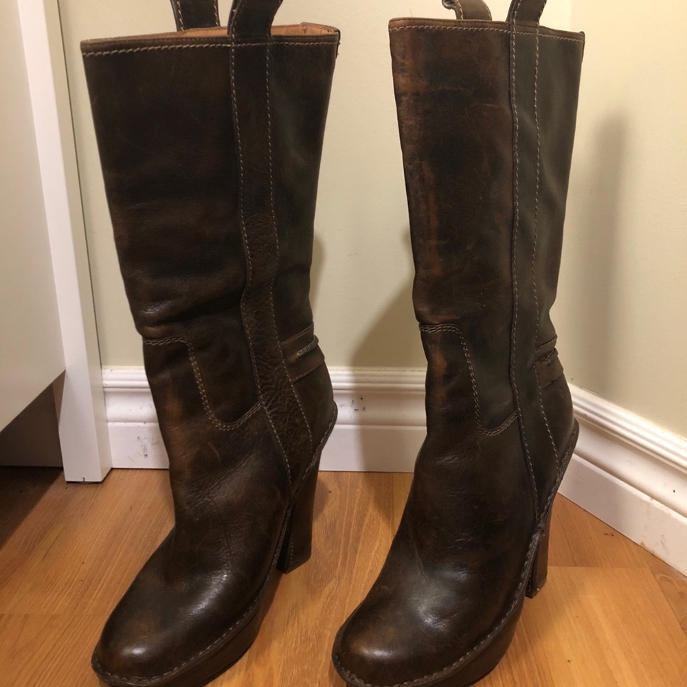 Frye Women’s Boots Brand New - Picture 2 of 3
